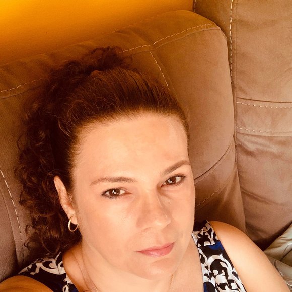 Poshmark profile picture for @leli